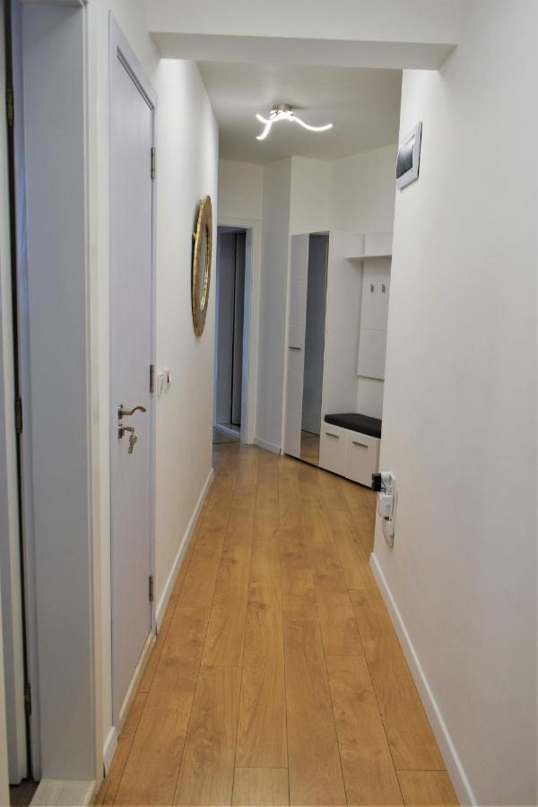 Top Center Apartment Gramophone With Private Parking Burgas Bagian luar foto
