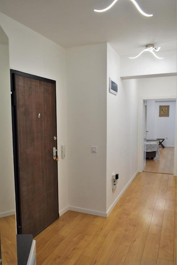Top Center Apartment Gramophone With Private Parking Burgas Bagian luar foto
