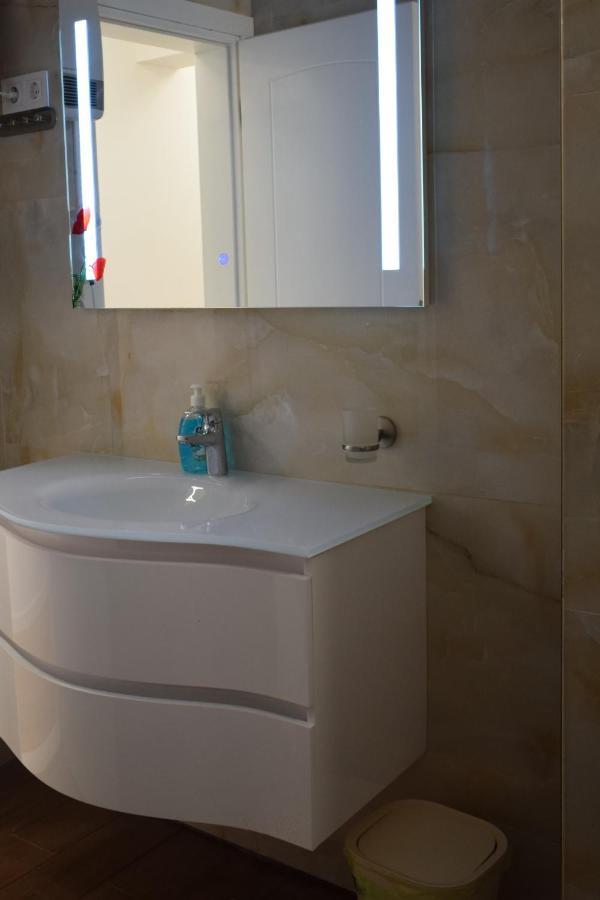 Top Center Apartment Gramophone With Private Parking Burgas Bagian luar foto